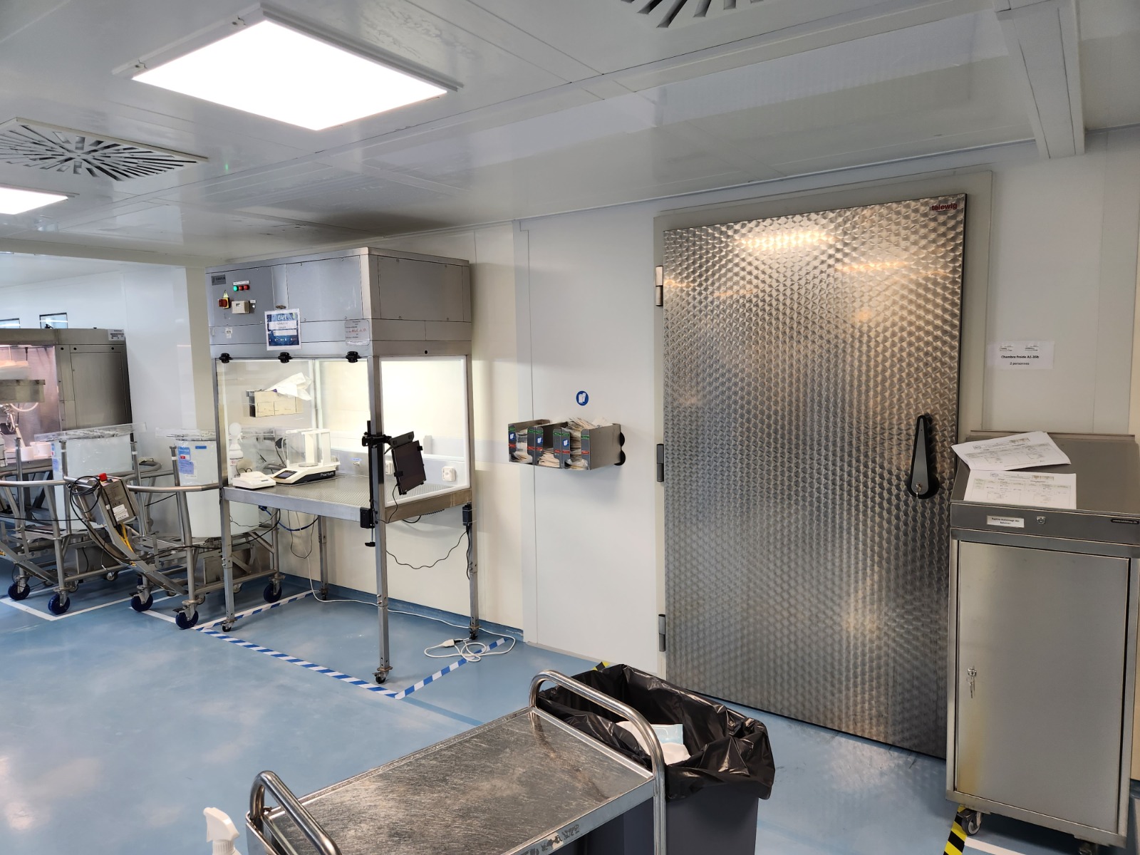 Clean room — controlled environment